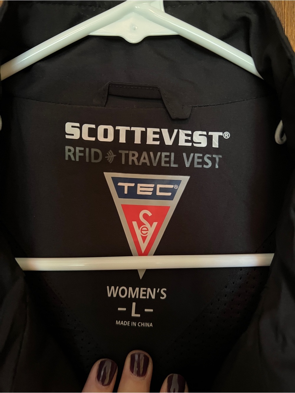 ScotteVest Women's Black RFID Travel Vest - Size L - Picture 2 of 8